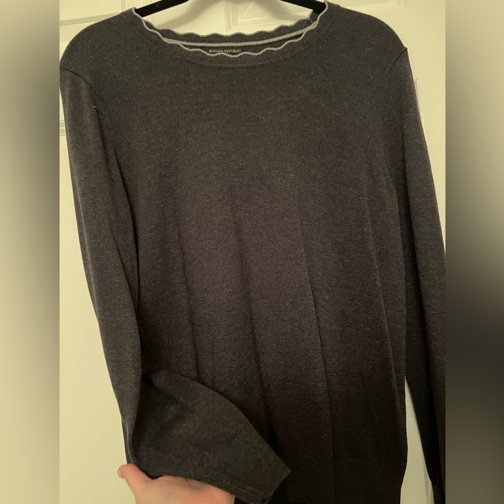 Banana Republic Grey Crew Neck Shirt